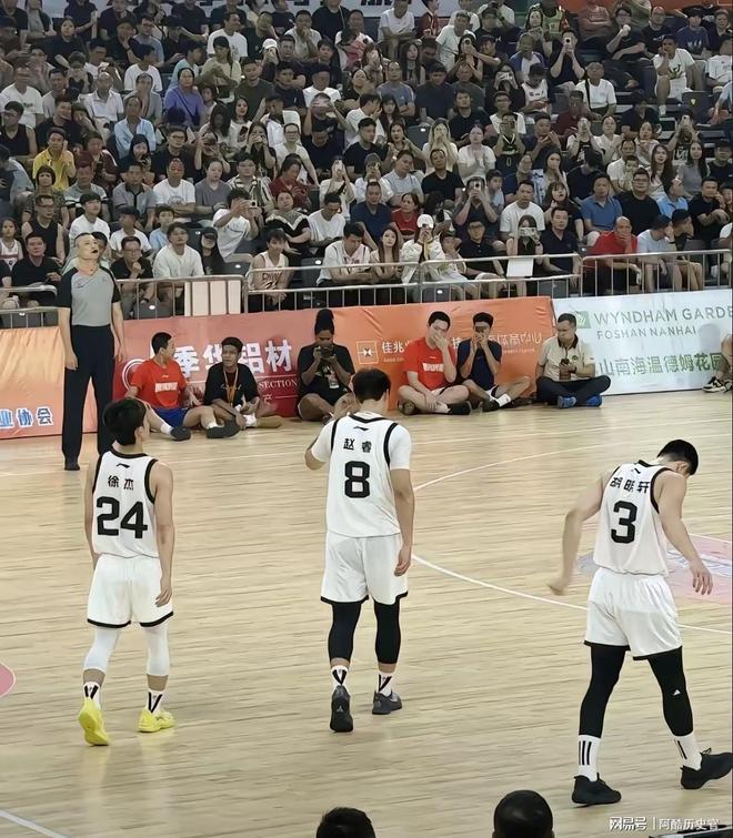 九游官网-包含风云突变！广厦男篮冲刺阶段临场应变，葡超版图或变，目标明确，阵容厚度经受考验的词条