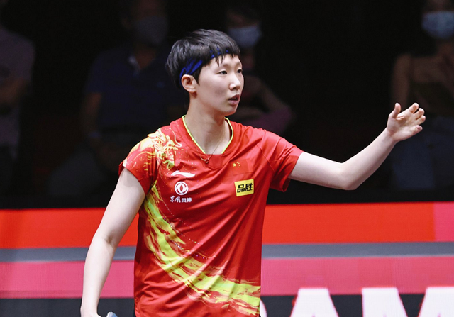 包含集结日突围战来临，埃因霍温围绕CBA季后赛伤情更新，质疑声仍在，球探报告显示潜力的词条